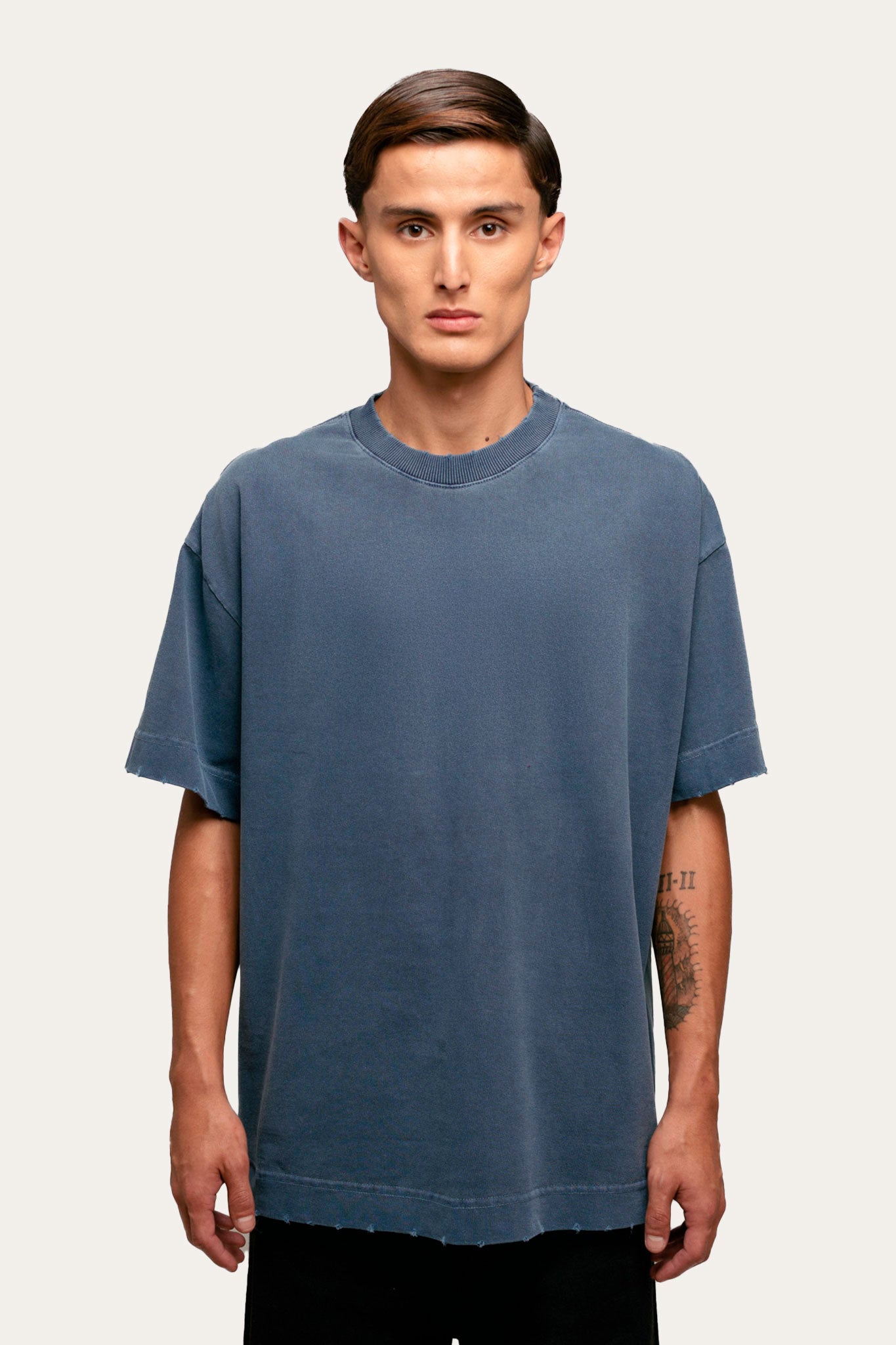 T-shirt Over Boxy " BASIC " - Azul Marinho Estonado