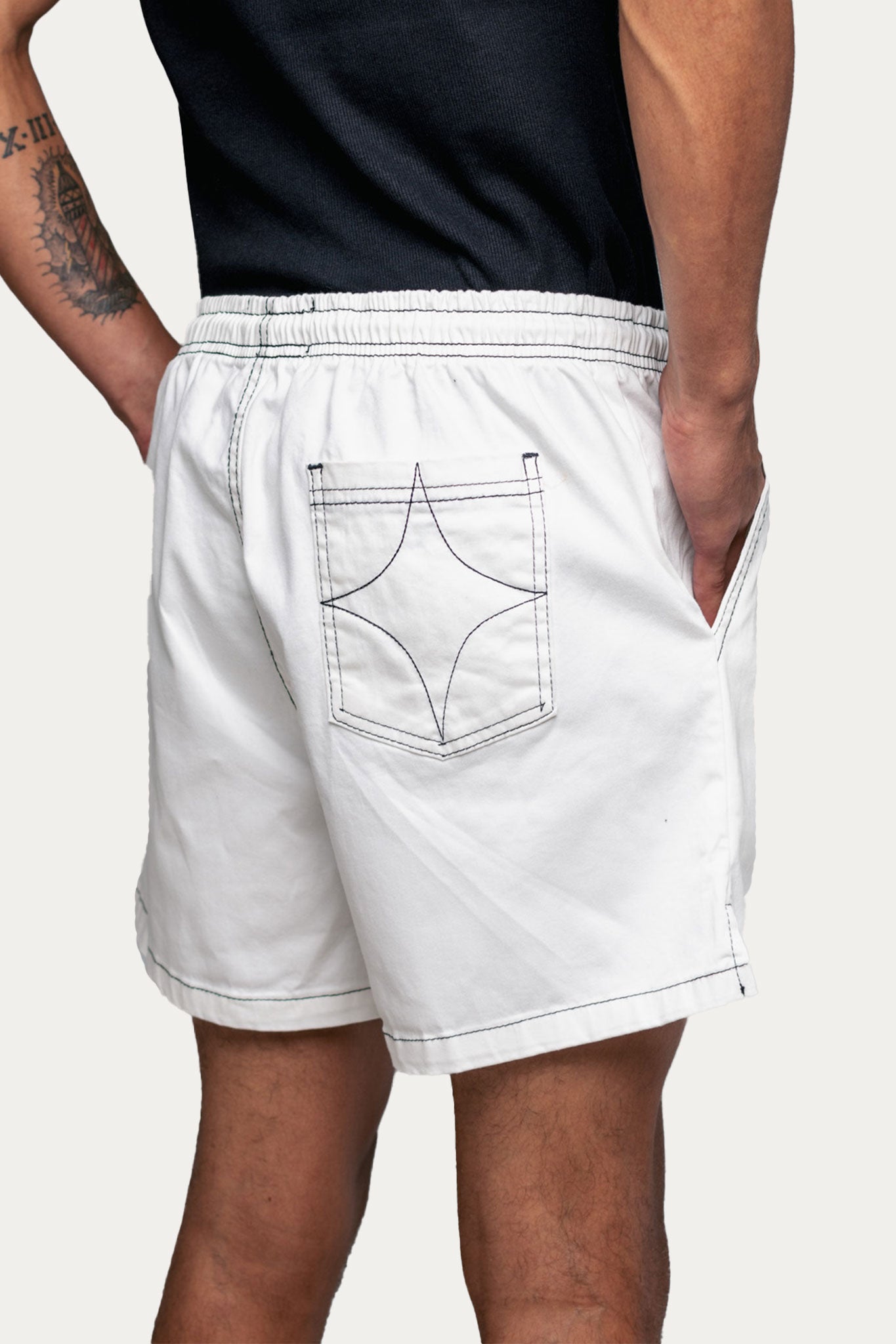 Shorts " EAZY " - Off-White