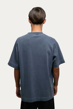 T-shirt Over Boxy "  NAKED " - Azul Marinho Estonado