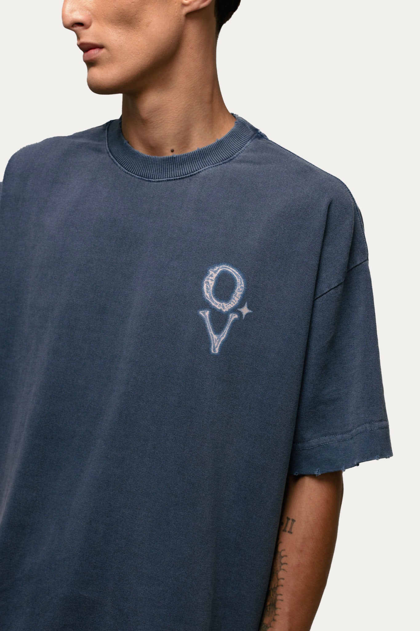 T-shirt Over Boxy " SOUL " - Azul Marinho Estonado