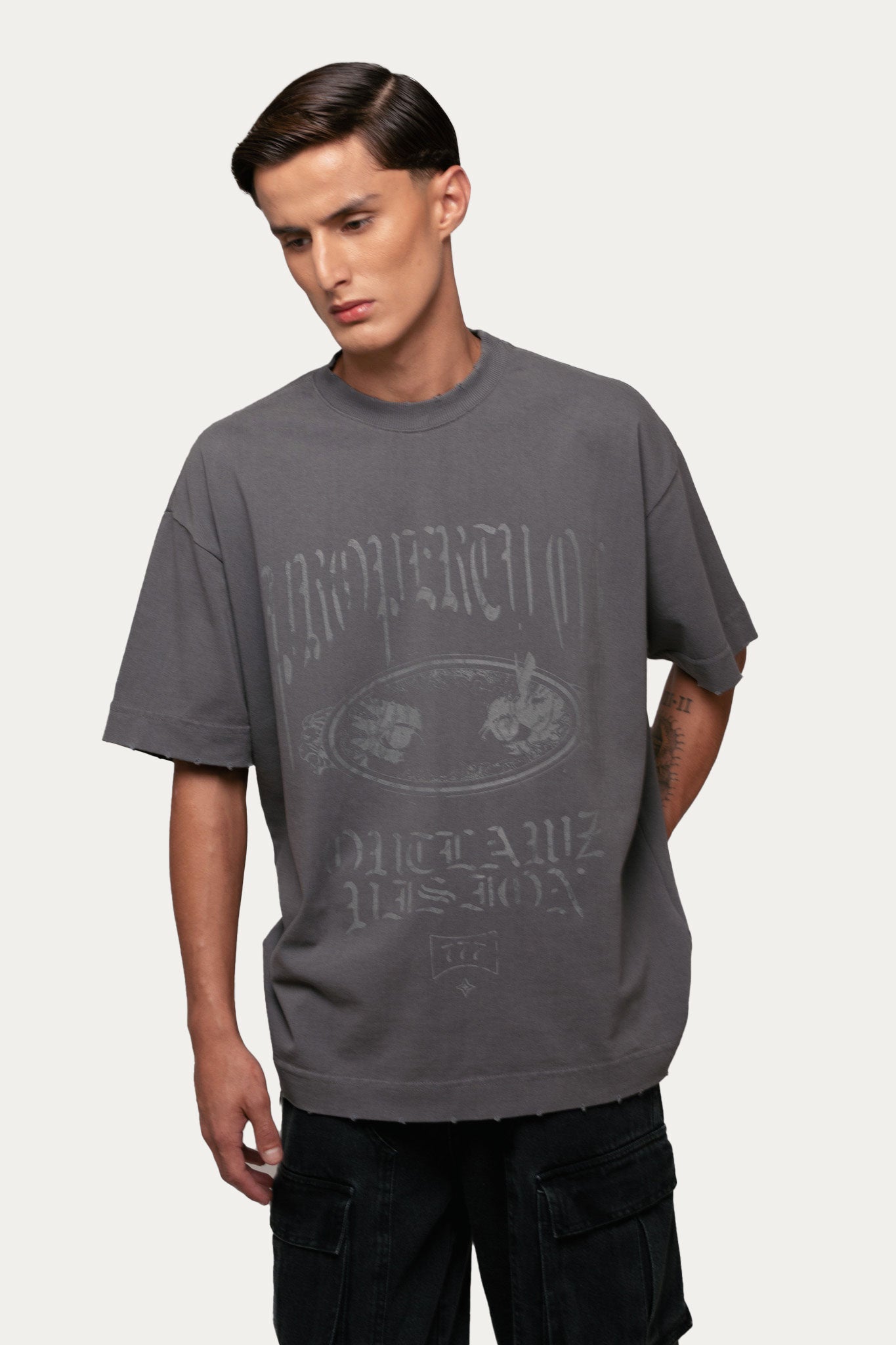 T-shirt Over Boxy " PROPERTY  " - Cinza