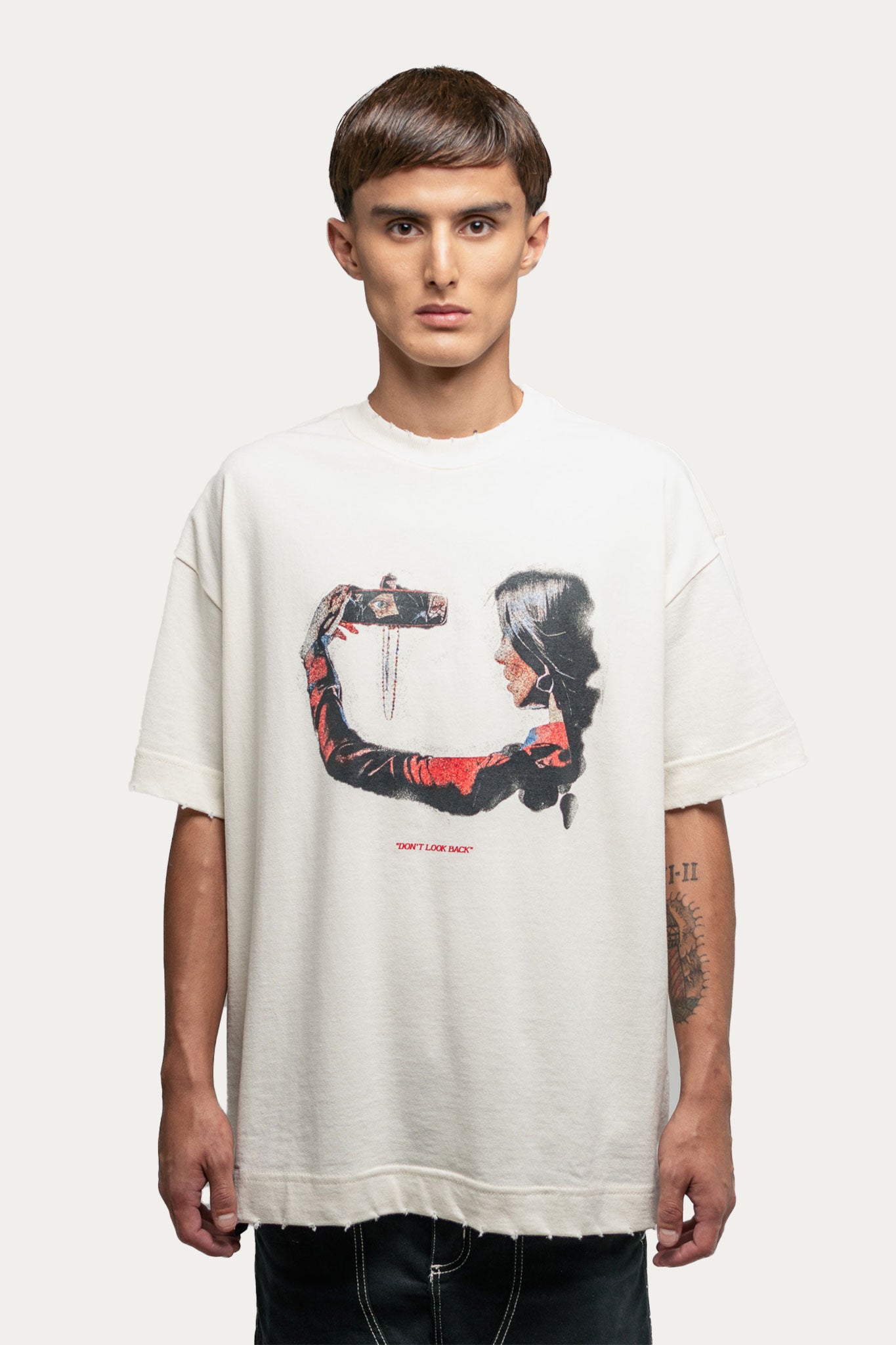 T-shirt Over Boxy " DONT LOOK BACK " - Off-White