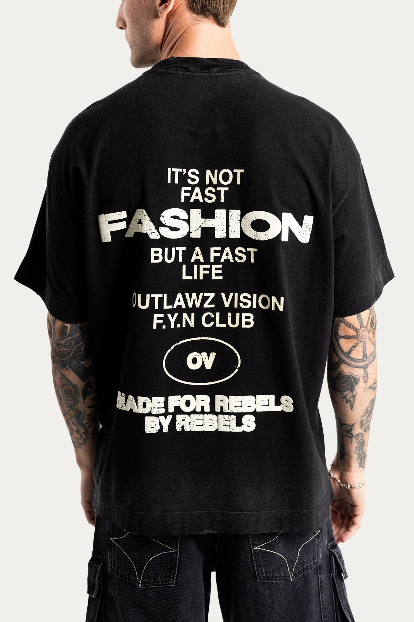 T-SHIRT OVER " FAST " - PRETO