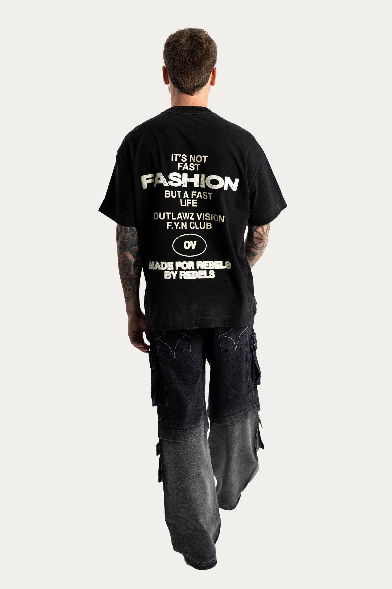 T-SHIRT OVER " FAST " - PRETO
