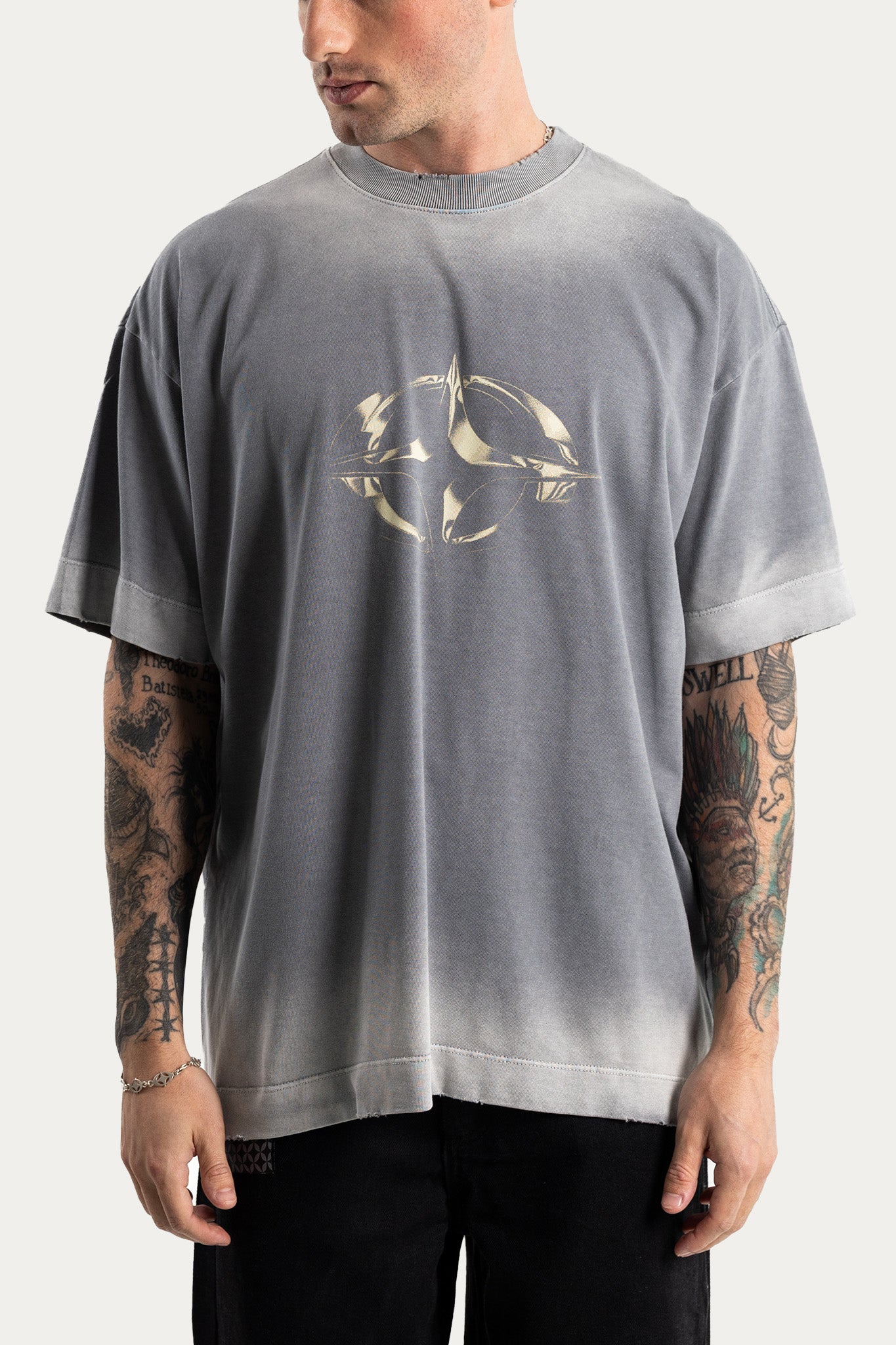 T-SHIRT OVER " OBJECT " - CINZA