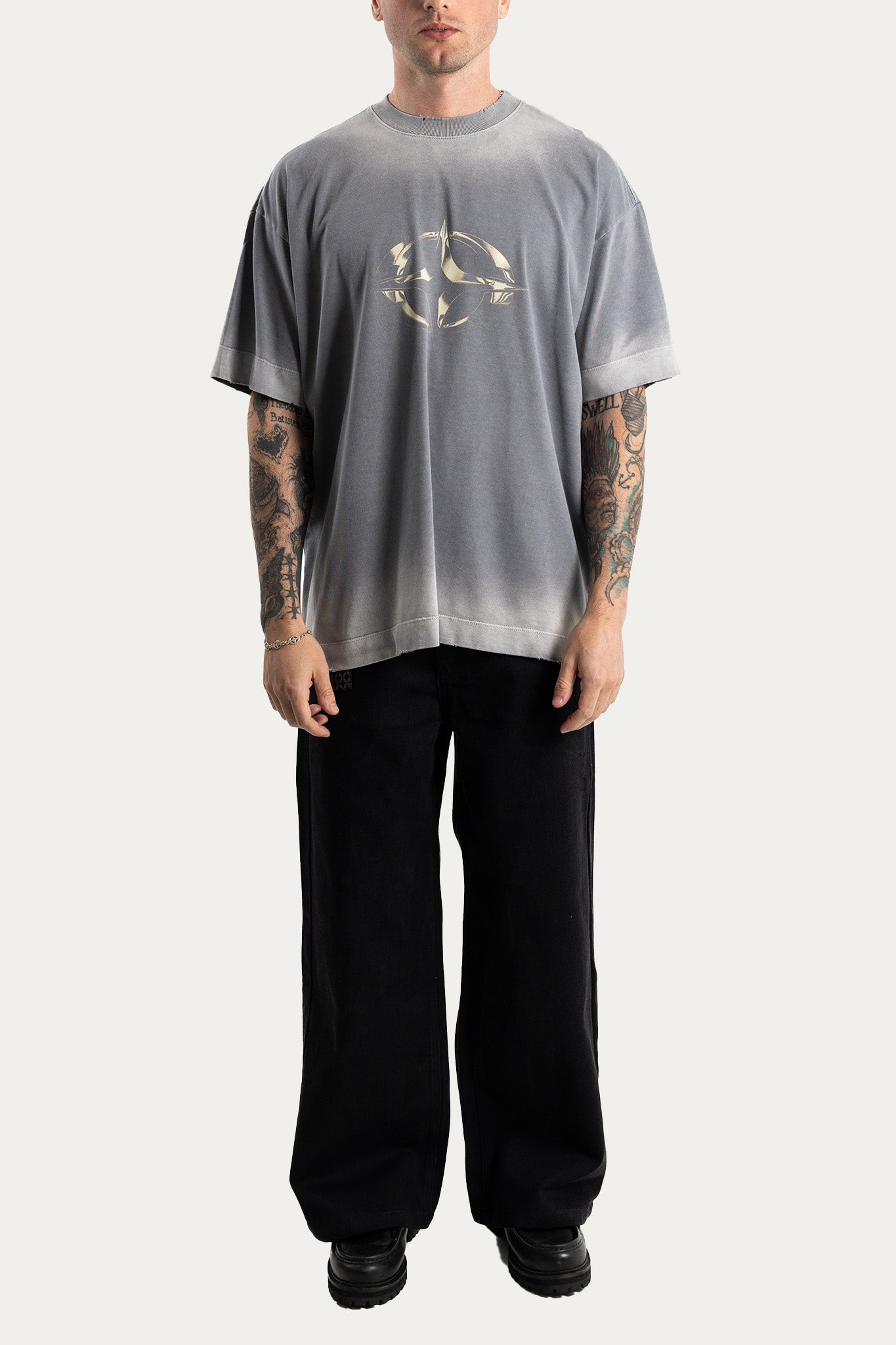 T-SHIRT OVER " OBJECT " - CINZA