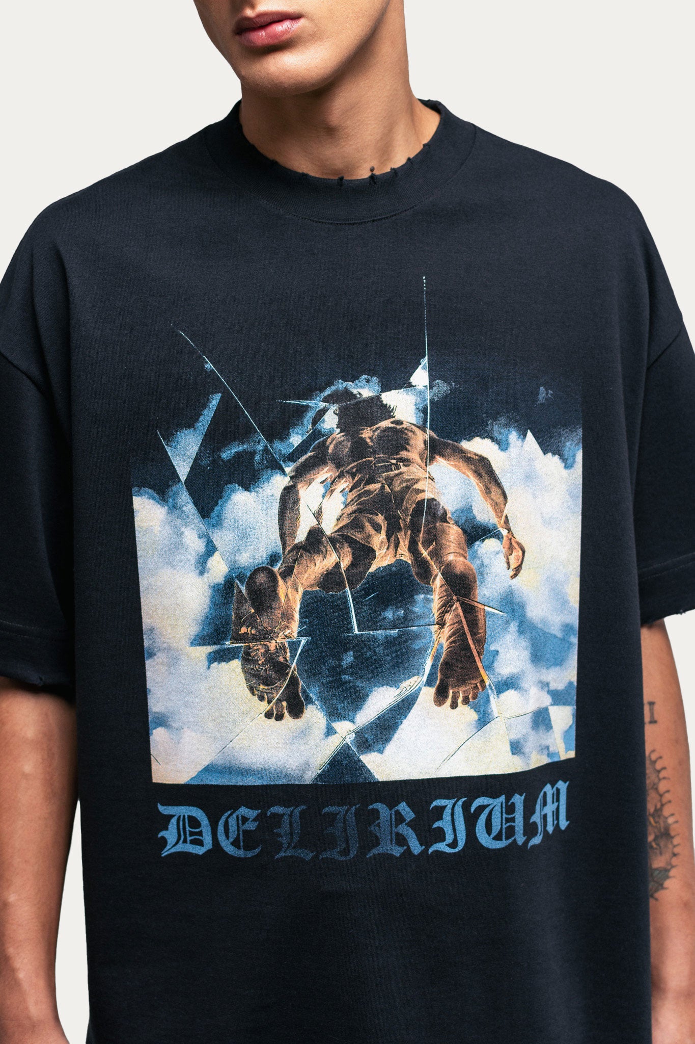 T-shirt Over Boxy " TAKE A RISK " - Preto