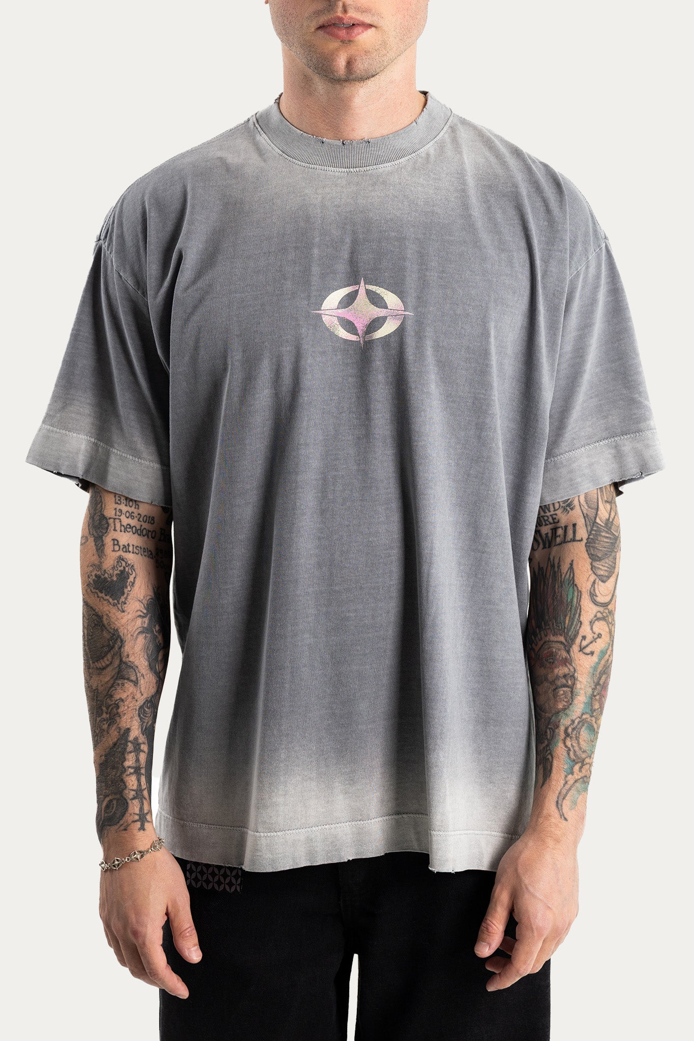 T-SHIRT OVER " FRACTION " - CINZA
