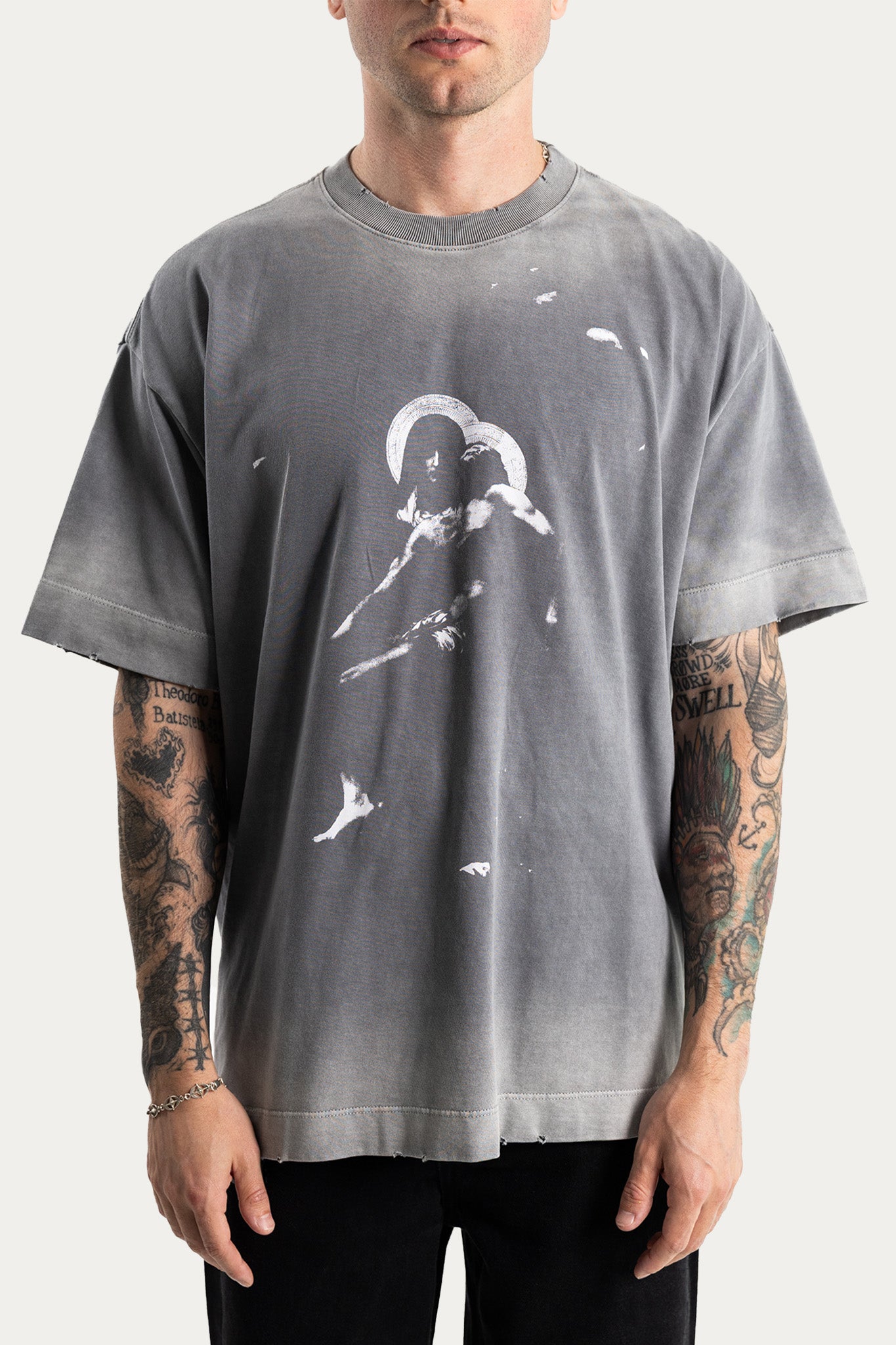 T-SHIRT OVER " SACRIFICE " - CINZA