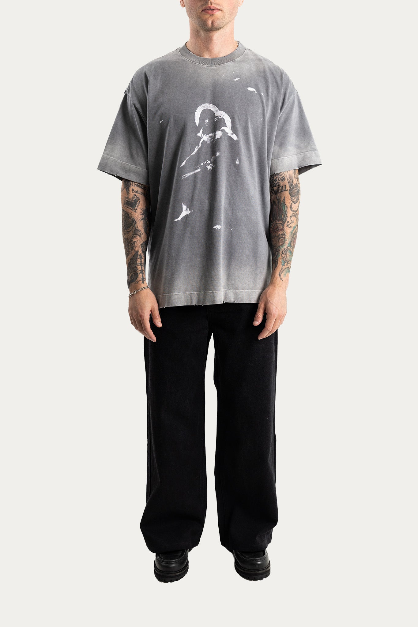 T-SHIRT OVER " SACRIFICE " - CINZA