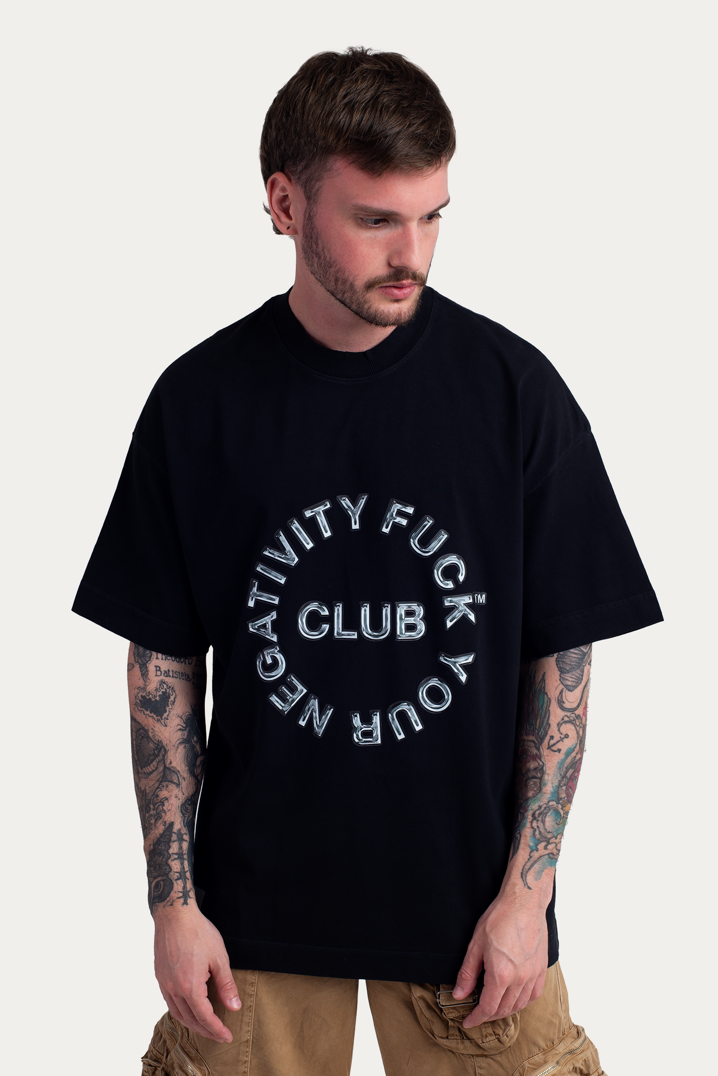 T-Shirt Over Boxy "F.Y.N CHROME" - Preta
