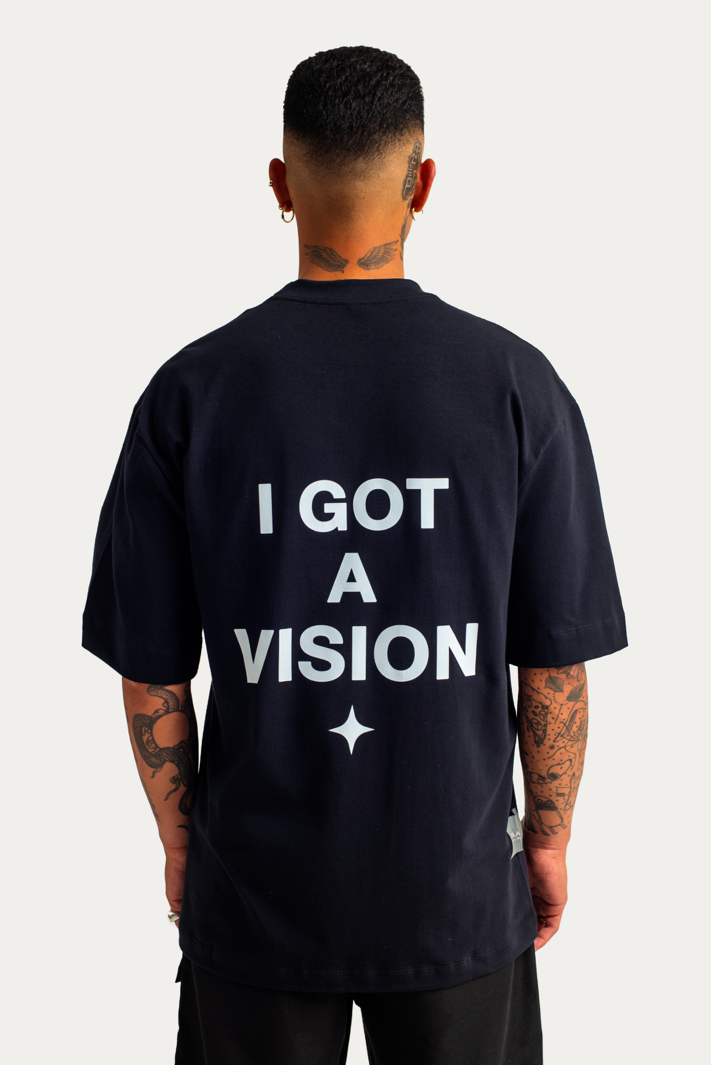 T-Shirt Over "I Got A Vision" - Preta