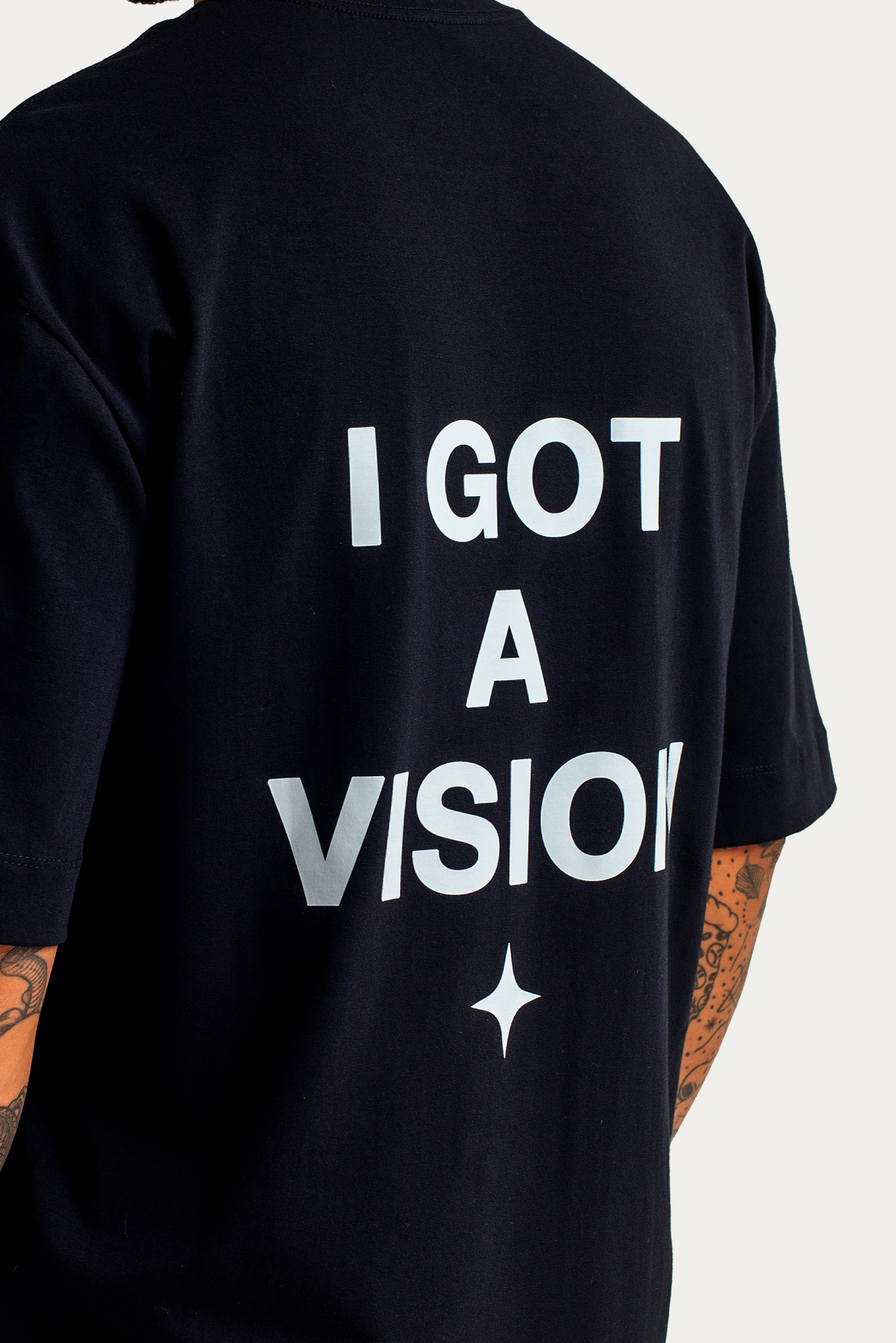 T-Shirt Over "I Got A Vision" - Preta
