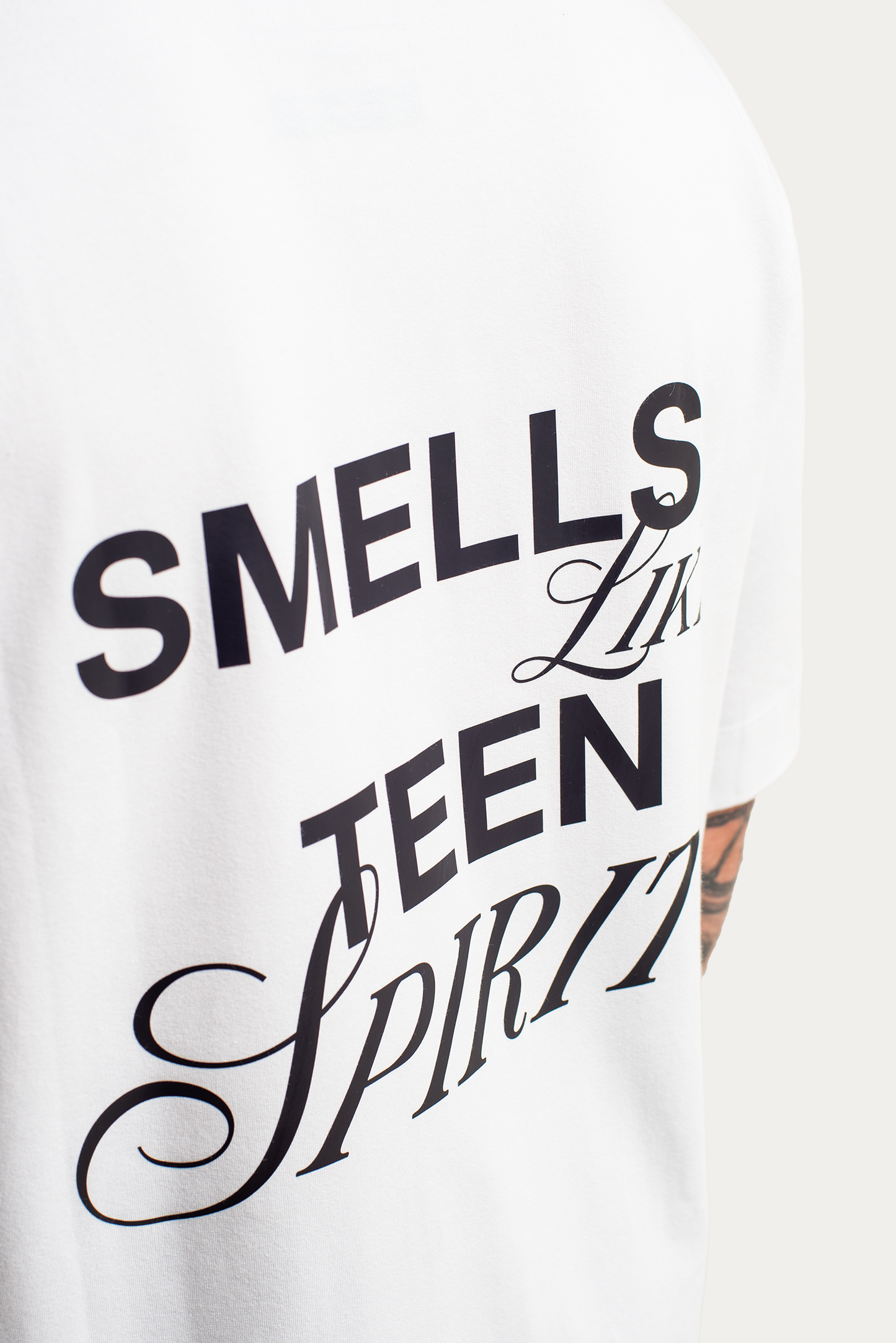 T-Shirt Over "Teen Spirit" - Branca