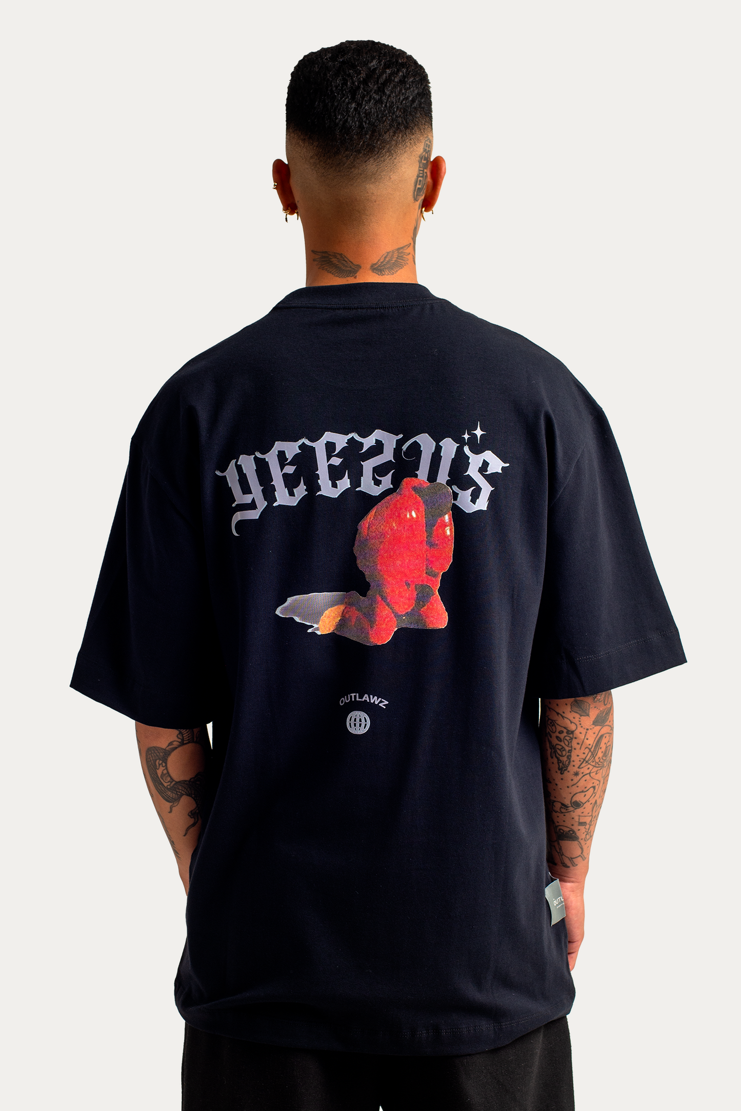 T-Shirt Over "YEEZUS" - Preta