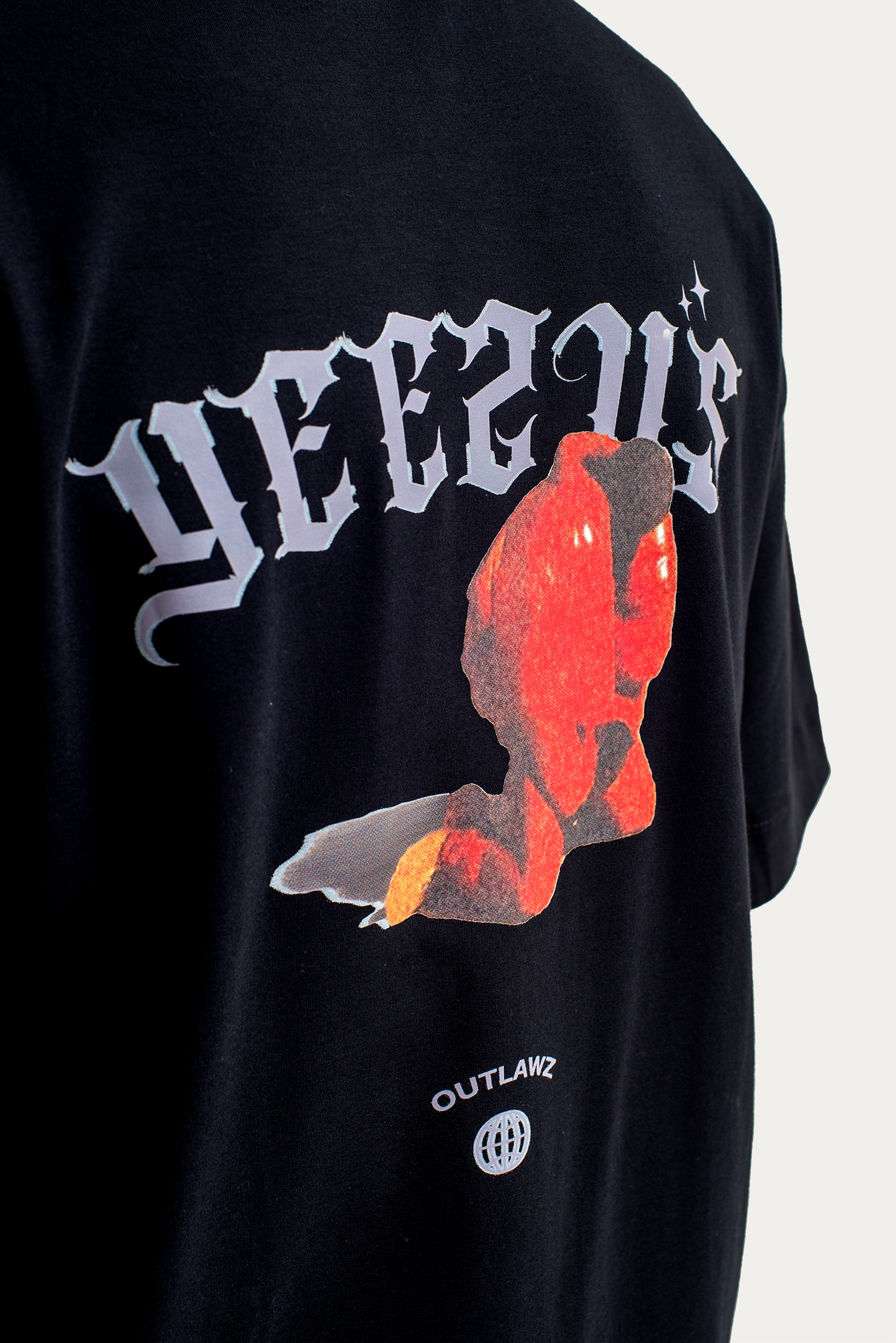 T-Shirt Over "YEEZUS" - Preta